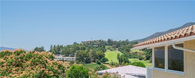 444 Meadowview Drive, La Canada Flintridge, CA 91011