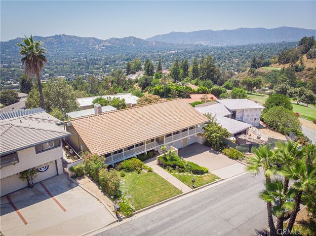 444 Meadowview Drive, La Canada Flintridge, CA 91011