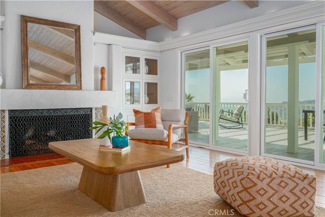 444 Meadowview Drive, La Canada Flintridge, CA 91011