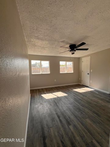 2325 KEN VENTURI LN Lane, El Paso, TX 79936