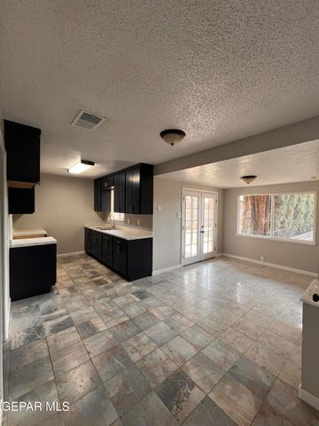 2325 KEN VENTURI LN Lane, El Paso, TX 79936