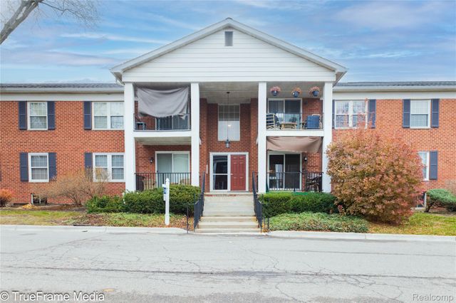 27654 E Echo Valley 235, Farmington Hills, MI 48334