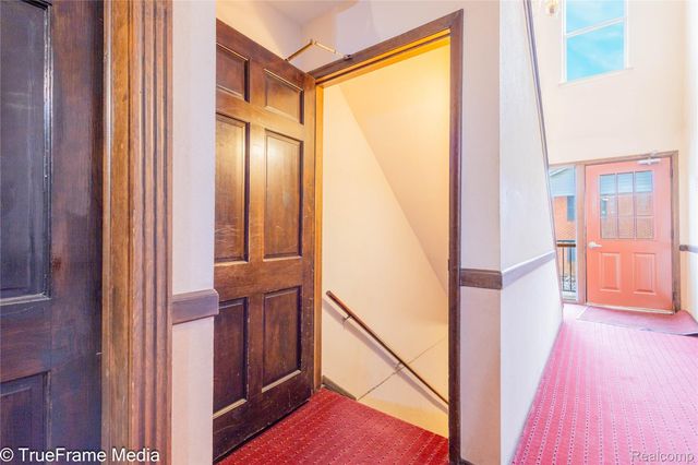 27654 E Echo Valley 235, Farmington Hills, MI 48334