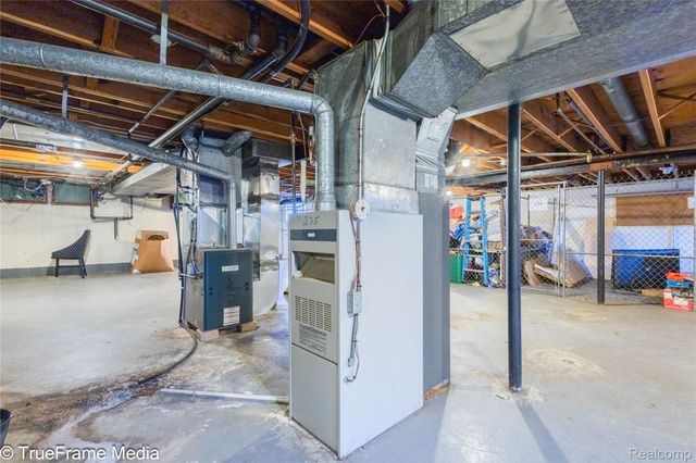 27654 E Echo Valley 235, Farmington Hills, MI 48334