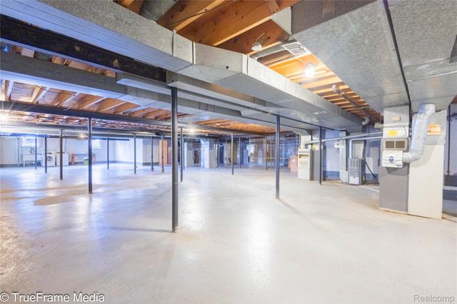 27654 E Echo Valley 235, Farmington Hills, MI 48334