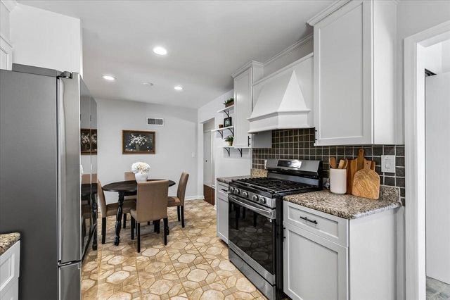 2511 N 91st Street, Wauwatosa, WI 53226