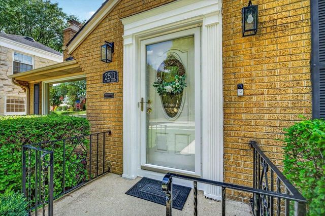 2511 N 91st Street, Wauwatosa, WI 53226