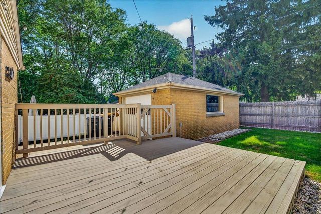 2511 N 91st Street, Wauwatosa, WI 53226