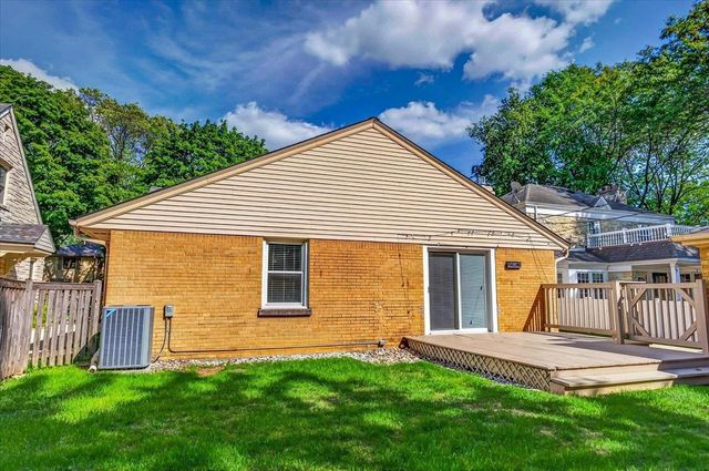 2511 N 91st Street, Wauwatosa, WI 53226