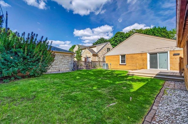 2511 N 91st Street, Wauwatosa, WI 53226