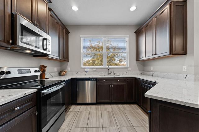 29913 SOUTHWELL LANE, Wesley Chapel, FL 33543