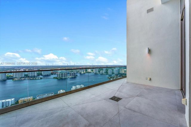 17901 Collins Avenue PH01, Sunny Isles Beach, FL 33160