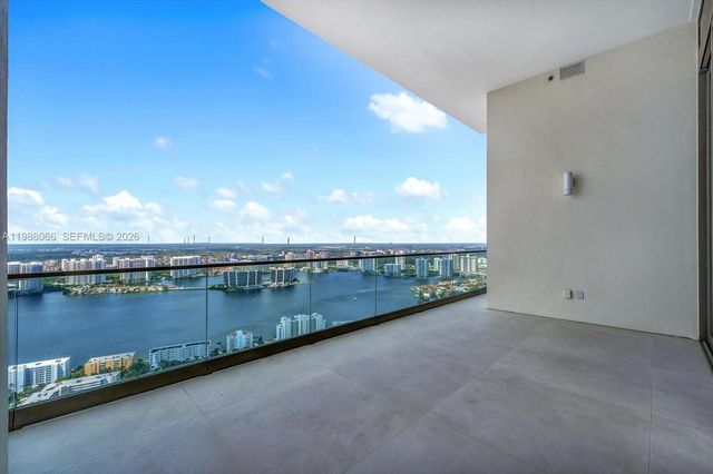 17901 Collins Avenue PH01, Sunny Isles Beach, FL 33160