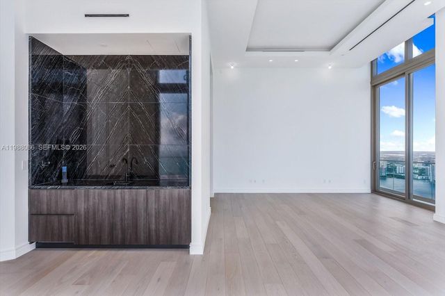 17901 Collins Avenue PH01, Sunny Isles Beach, FL 33160