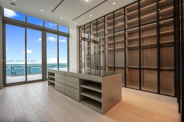 17901 Collins Avenue PH01, Sunny Isles Beach, FL 33160
