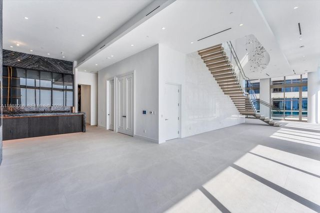17901 Collins Avenue PH01, Sunny Isles Beach, FL 33160