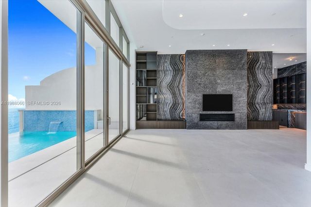 17901 Collins Avenue PH01, Sunny Isles Beach, FL 33160