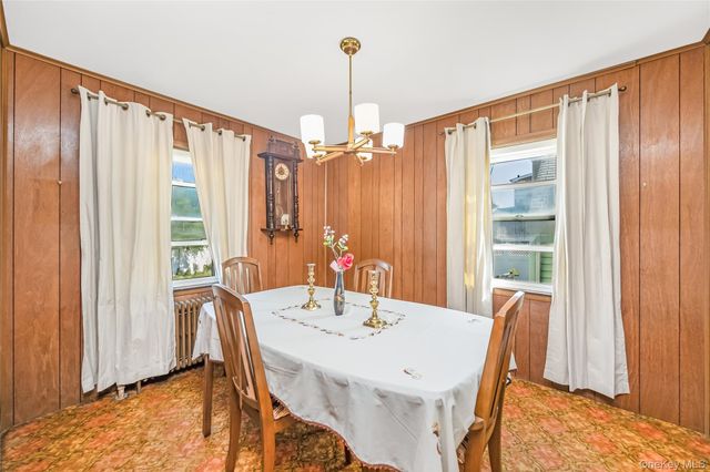 45 Birch Avenue E, Farmingdale, NY 11735