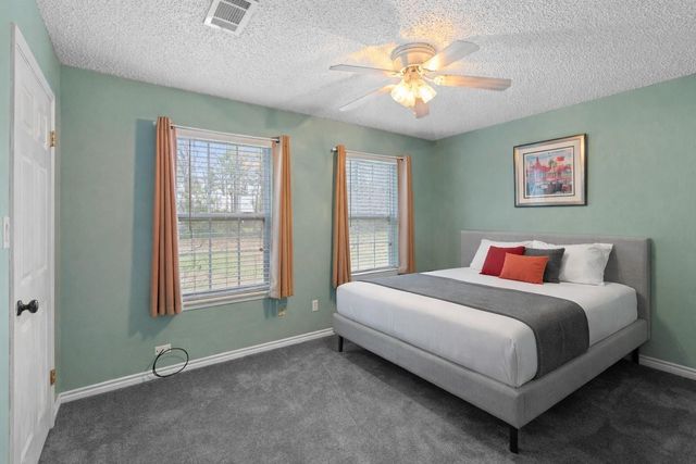 548 Creekside Drive, Onalaska, TX 77360