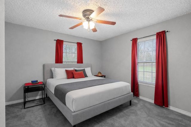 548 Creekside Drive, Onalaska, TX 77360