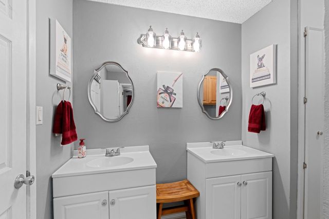 548 Creekside Drive, Onalaska, TX 77360