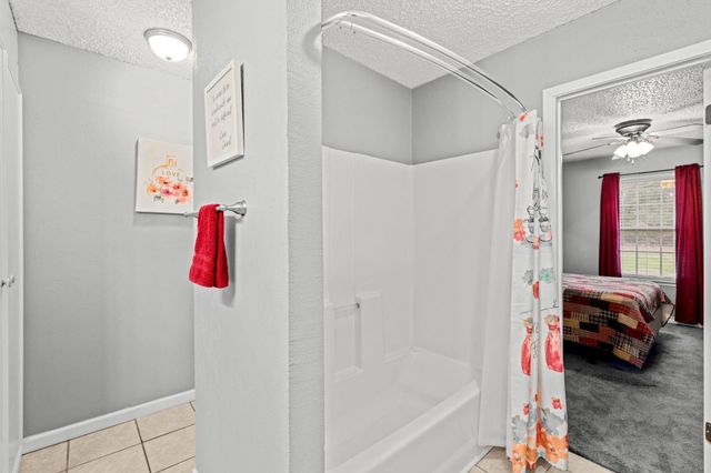 548 Creekside Drive, Onalaska, TX 77360