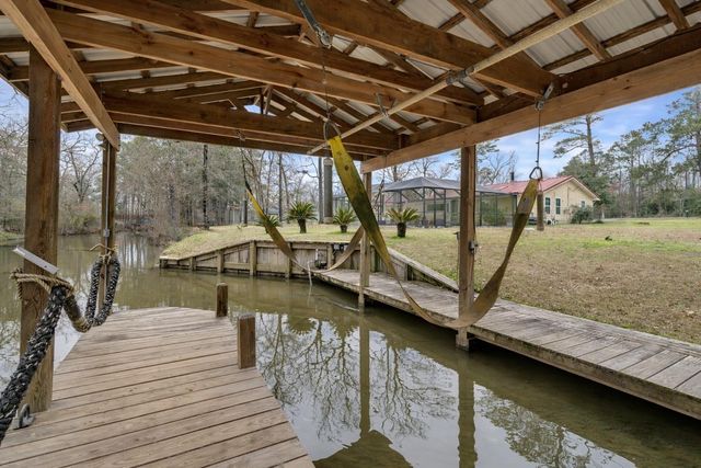 548 Creekside Drive, Onalaska, TX 77360