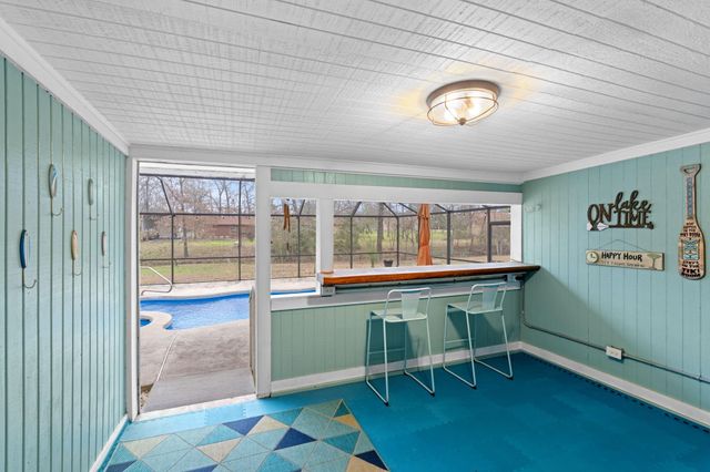 548 Creekside Drive, Onalaska, TX 77360