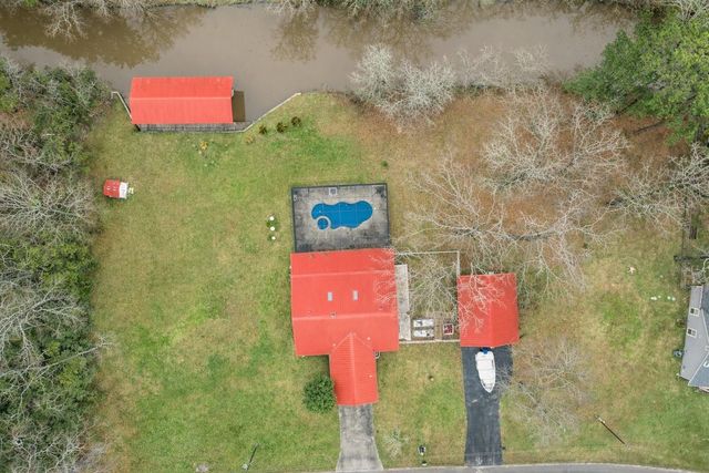 548 Creekside Drive, Onalaska, TX 77360