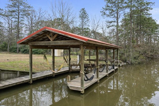 548 Creekside Drive, Onalaska, TX 77360