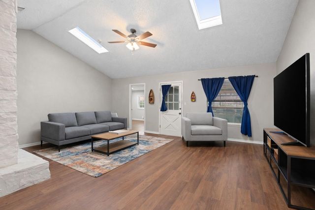 548 Creekside Drive, Onalaska, TX 77360