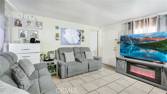 6154 Mission 33, Riverside, CA 92509