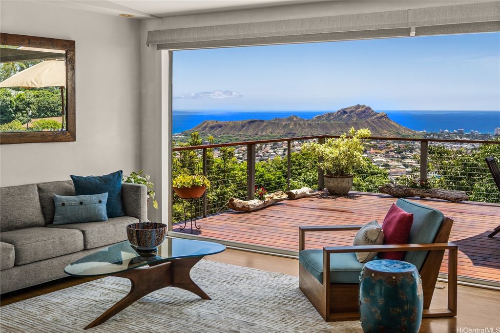 3765 Lurline Drive, Honolulu, HI 96816