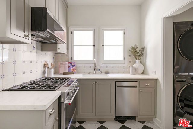 1106 S Cochran Avenue, Los Angeles, CA 90019