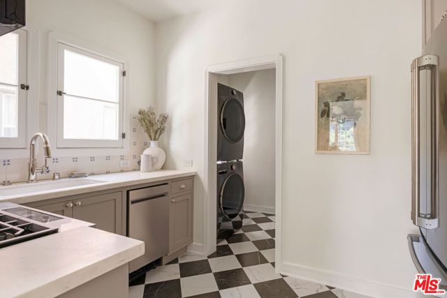 1106 S Cochran Avenue, Los Angeles, CA 90019