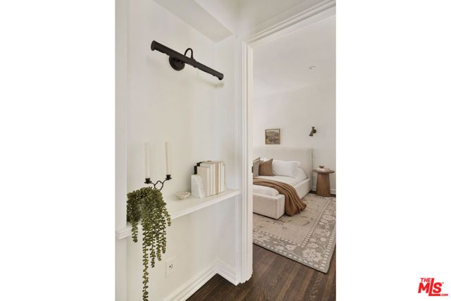 1106 S Cochran Avenue, Los Angeles, CA 90019