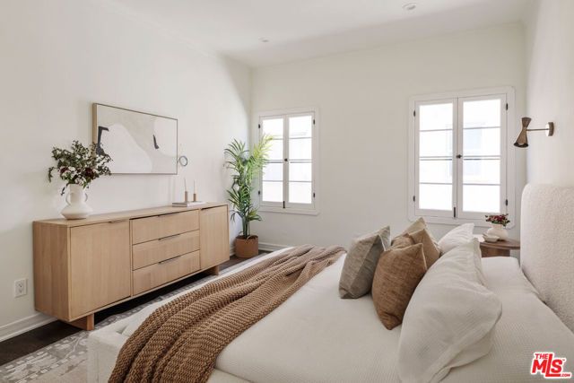 1106 S Cochran Avenue, Los Angeles, CA 90019