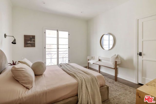 1106 S Cochran Avenue, Los Angeles, CA 90019