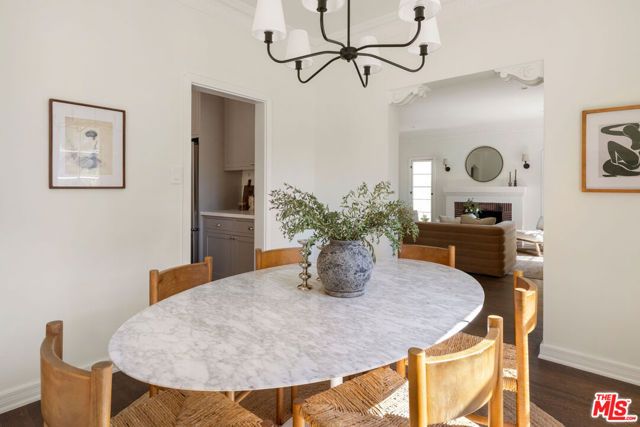 1106 S Cochran Avenue, Los Angeles, CA 90019