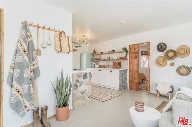 1616 Sunset Mesa Road, Landers, CA 92285