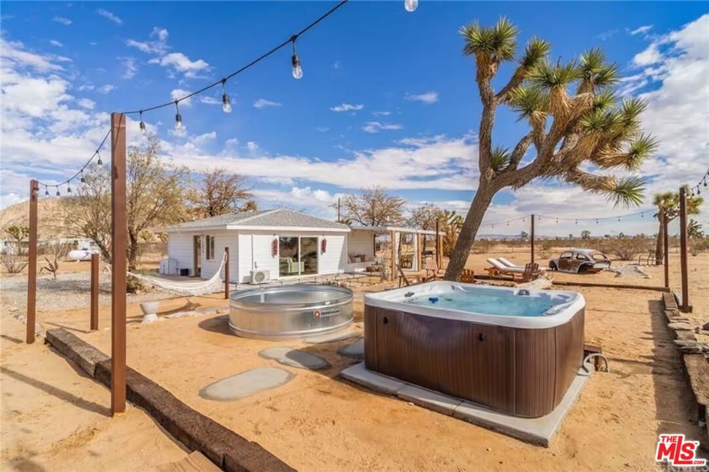 1616 Sunset Mesa Road, Landers, CA 92285