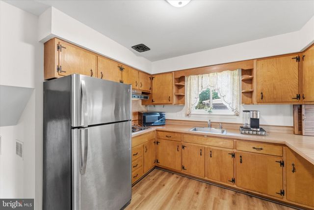 14707 BRADDOCK RD, Centreville, VA 20120