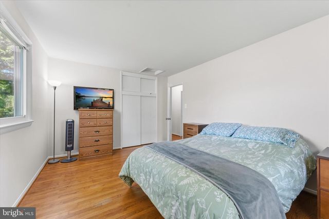 14707 BRADDOCK RD, Centreville, VA 20120