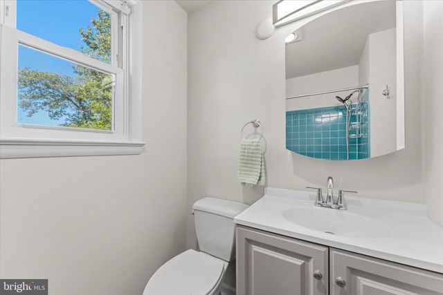 14707 BRADDOCK RD, Centreville, VA 20120
