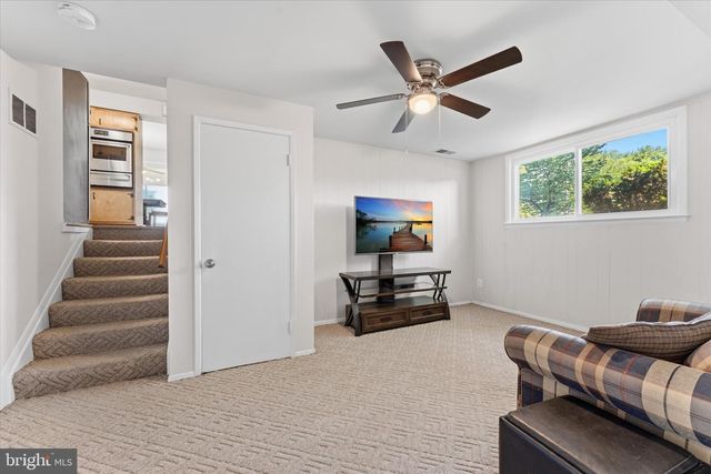 14707 BRADDOCK RD, Centreville, VA 20120