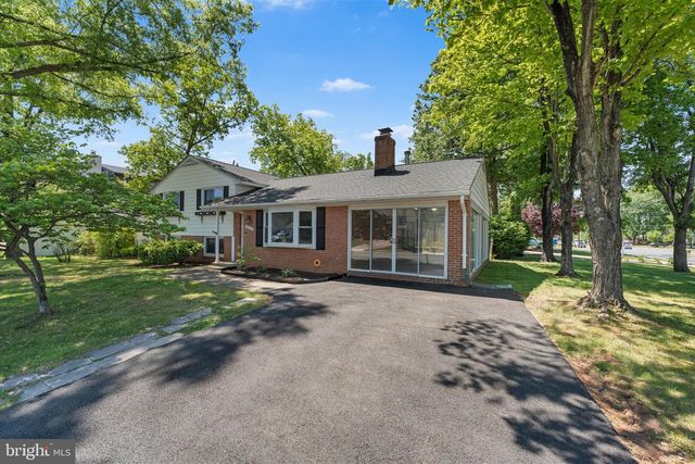 14707 BRADDOCK RD, Centreville, VA 20120
