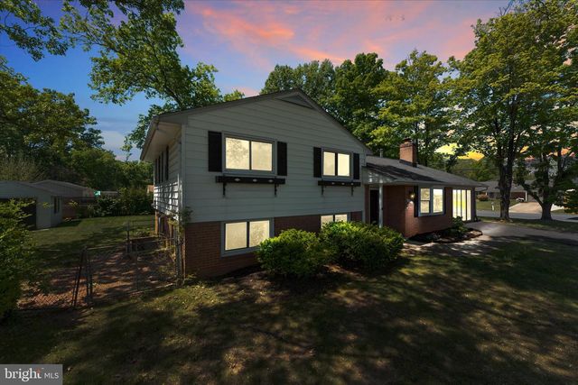 14707 BRADDOCK RD, Centreville, VA 20120