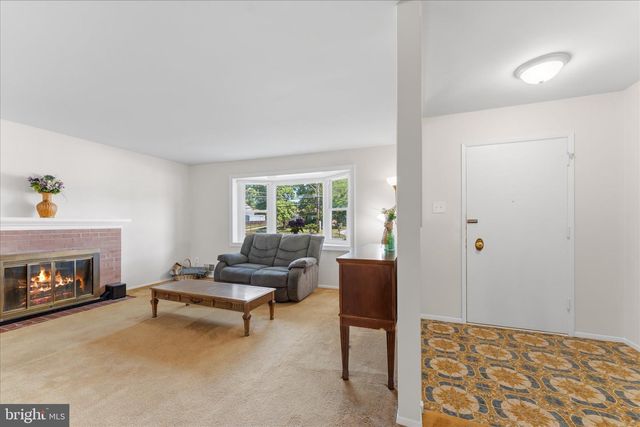 14707 BRADDOCK RD, Centreville, VA 20120