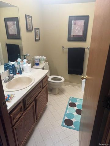 46721 Barbara Drive, Macomb, MI 48044