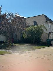 46721 Barbara Drive, Macomb, MI 48044